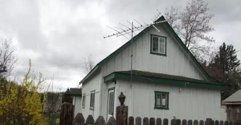 24726 1st St, Weed, CA 96094