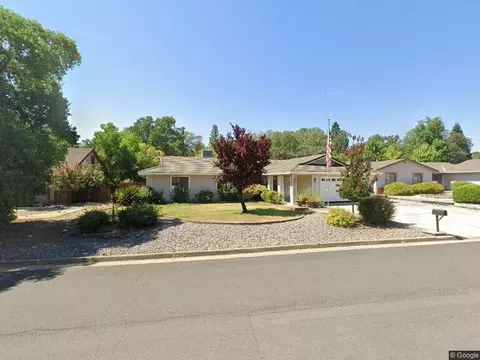 591 Country Oak Dr, Redding, CA 96003
