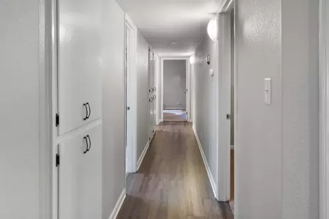 Entry Way - 4084 Alta Mesa Dr, Redding, CA 96002 photo 4 of 5