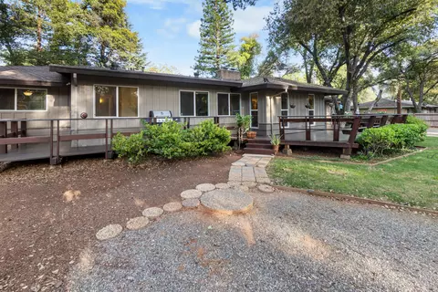 Exterior - 4084 Alta Mesa Dr, Redding, CA 96002 photo 11 of 21