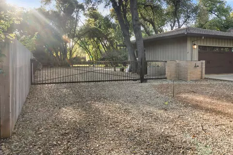 Exterior - 4084 Alta Mesa Dr, Redding, CA 96002 photo 5 of 21