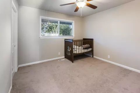 Bedroom - 4084 Alta Mesa Dr, Redding, CA 96002 photo 3 of 5