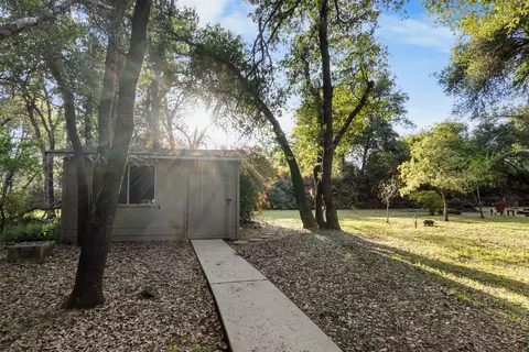 Exterior - 4084 Alta Mesa Dr, Redding, CA 96002 photo 14 of 21