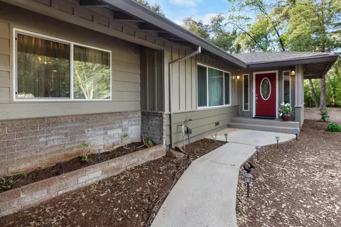 Exterior - 4084 Alta Mesa Dr, Redding, CA 96002 photo 2 of 21
