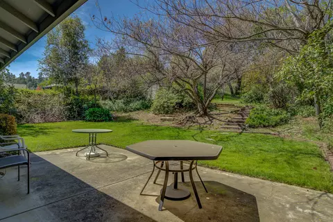 Exterior - 1934 Kinvarra Way, Redding, CA 96001 photo 3 of 7