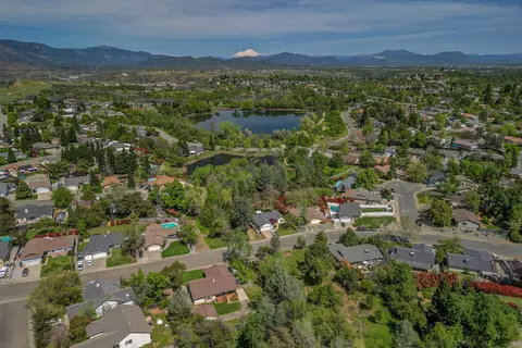 View/Area - 1934 Kinvarra Way, Redding, CA 96001 photo 4 of 6