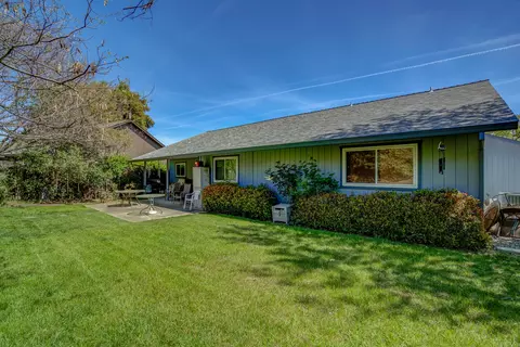 Exterior - 1934 Kinvarra Way, Redding, CA 96001 photo 4 of 7