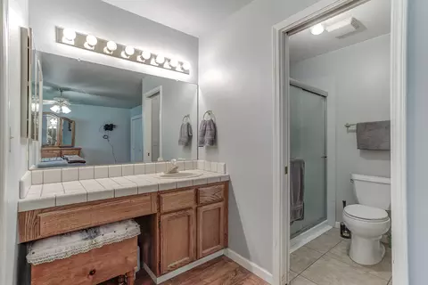 Bath - 1934 Kinvarra Way, Redding, CA 96001 photo 1 of 3