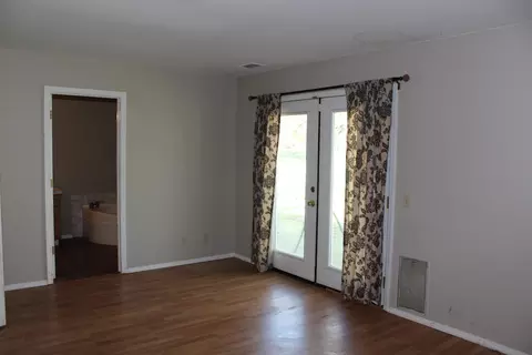 Living - 11459 Suggie Ln, Redding, CA 96003 photo 1 of 1