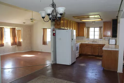Kitchen - 11459 Suggie Ln, Redding, CA 96003 photo 4 of 6