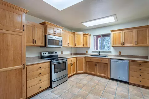30568 Thumper Dr, Shingletown, CA 96088 photo 5