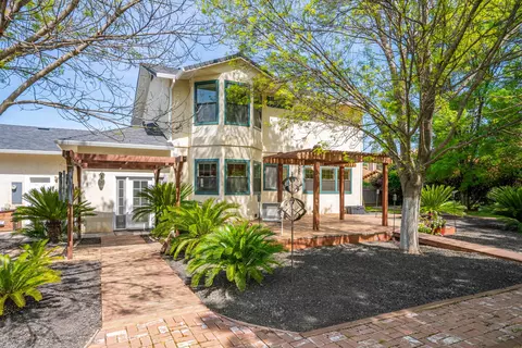 Exterior - 21 Quail Hollow Way, Red Bluff, CA 96080 photo 13 of 29