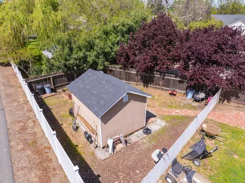 Exterior - 21 Quail Hollow Way, Red Bluff, CA 96080 photo 28 of 29