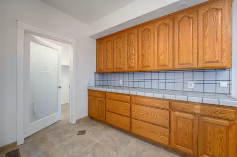 Kitchen - 21 Quail Hollow Way, Red Bluff, CA 96080 photo 4 of 4