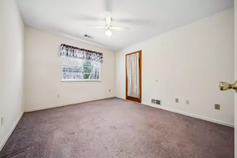Bedroom - 4966 Tralee Ln, Redding, CA 96001 photo 1 of 2