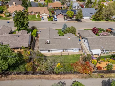 View/Area - 4966 Tralee Ln, Redding, CA 96001 photo 2 of 2
