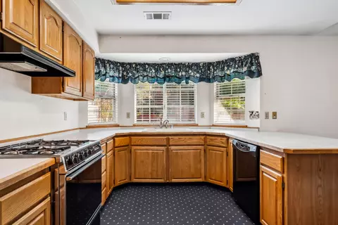 Kitchen - 4966 Tralee Ln, Redding, CA 96001 photo 2 of 2