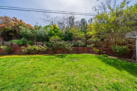 Exterior - 4966 Tralee Ln, Redding, CA 96001 photo 7 of 9