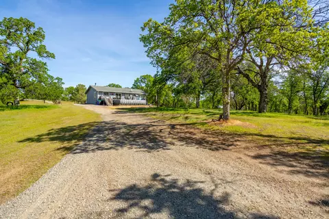 Exterior - 15410 Willowlane Ct, Red Bluff, CA 96080 photo 11 of 17