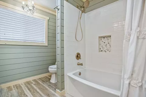 Bath - 15410 Willowlane Ct, Red Bluff, CA 96080 photo 2 of 3