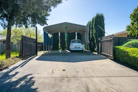 Exterior - 3540 Tamarack Dr, Redding, CA 96003 photo 7 of 9