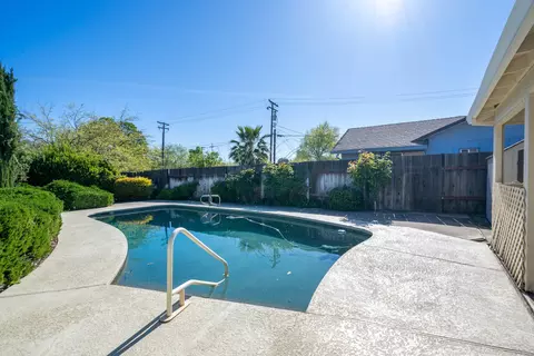 Exterior - 3540 Tamarack Dr, Redding, CA 96003 photo 4 of 9