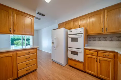 Kitchen - 3540 Tamarack Dr, Redding, CA 96003 photo 4 of 4