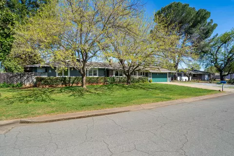6975 Granada Dr, Redding, CA 96002