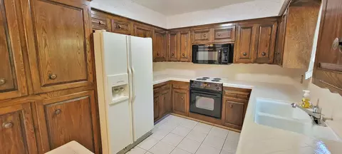 Kitchen - 13952 Bear Mountain Rd, Redding, CA 96003 photo 1 of 1