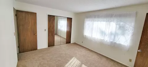 Bedroom - 13952 Bear Mountain Rd, Redding, CA 96003 photo 3 of 4