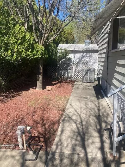 110 Casa Grande Dr, Red Bluff, CA 96080 photo 3