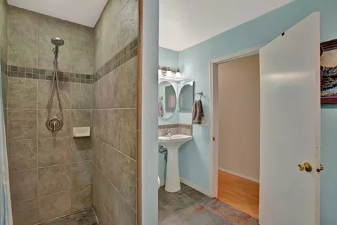 Bath - 30563 Thumper Dr, Shingletown, CA 96088 photo 2 of 3