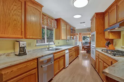 Kitchen - 30563 Thumper Dr, Shingletown, CA 96088 photo 2 of 3
