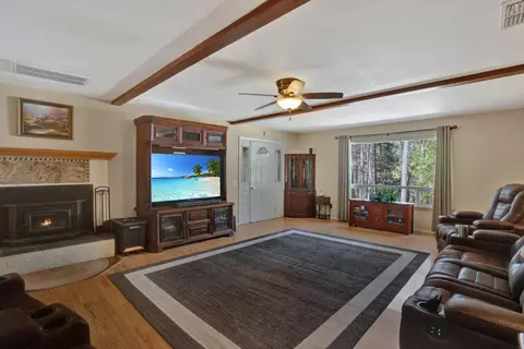Living - 30563 Thumper Dr, Shingletown, CA 96088 photo 3 of 4