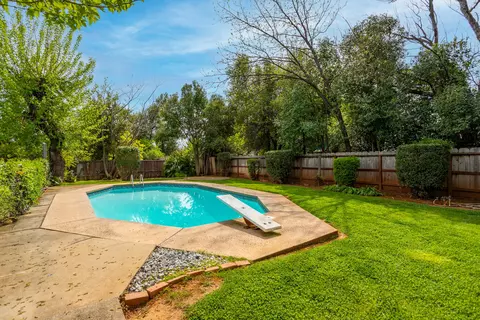 Exterior - 2876 Blue View St, Redding, CA 96002 photo 4 of 9