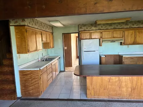 Kitchen - 20982 Dodson Ln, Anderson, CA 96007 photo 3 of 4
