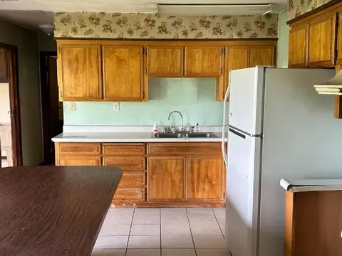 Kitchen - 20982 Dodson Ln, Anderson, CA 96007 photo 4 of 4