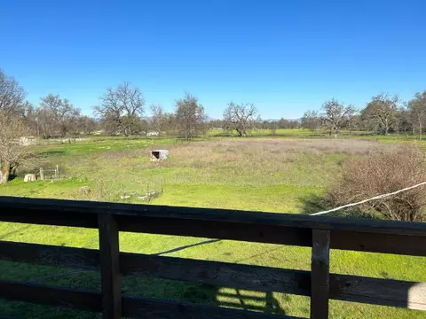 Exterior - 20982 Dodson Ln, Anderson, CA 96007 photo 2 of 10