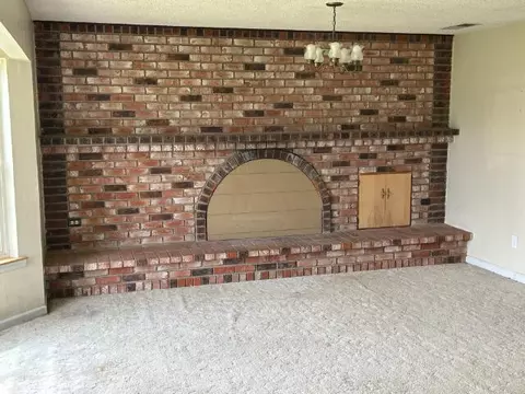 Living - 20982 Dodson Ln, Anderson, CA 96007 photo 2 of 4