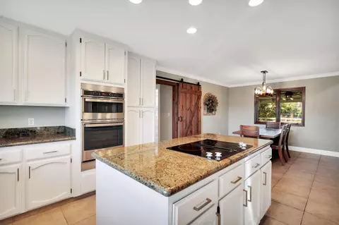 8143 Green Acres Ln, Redding, CA 96002 photo 15