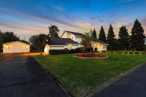 8143 Green Acres Ln, Redding, CA 96002 photo 2