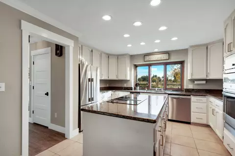 8143 Green Acres Ln, Redding, CA 96002 photo 13