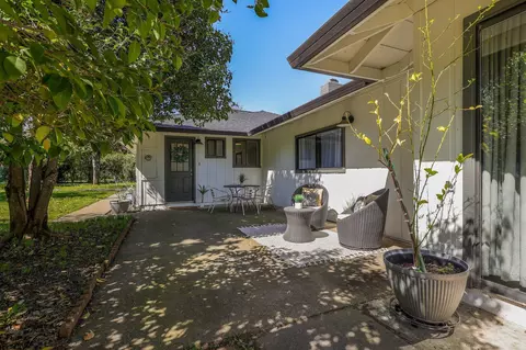 Exterior - 2750 Potts Ln, Redding, CA 96001 photo 2 of 14