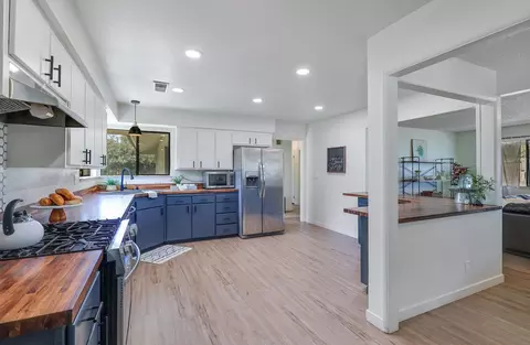 Kitchen - 2750 Potts Ln, Redding, CA 96001 photo 2 of 11
