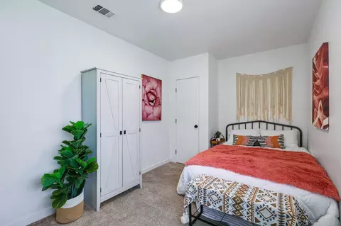 Bedroom - 2750 Potts Ln, Redding, CA 96001 photo 11 of 16