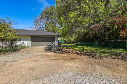 Exterior - 2750 Potts Ln, Redding, CA 96001 photo 6 of 14
