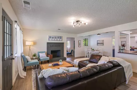 Living - 2750 Potts Ln, Redding, CA 96001 photo 7 of 15