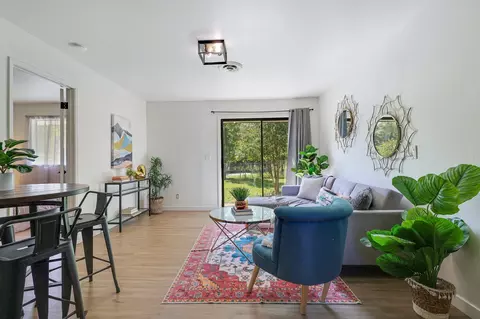 Living - 2750 Potts Ln, Redding, CA 96001 photo 15 of 15