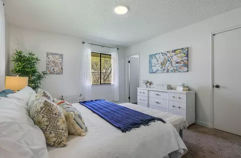 Bedroom - 2750 Potts Ln, Redding, CA 96001 photo 7 of 16