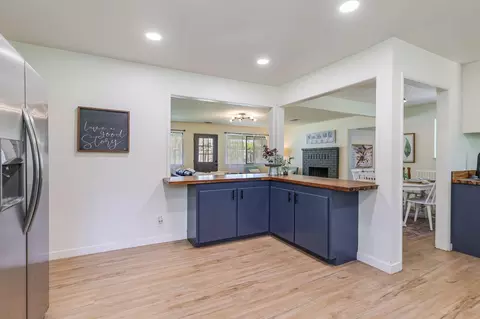 Kitchen - 2750 Potts Ln, Redding, CA 96001 photo 5 of 11